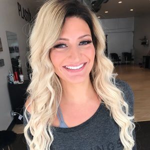 Meet your Posher, Stephanie